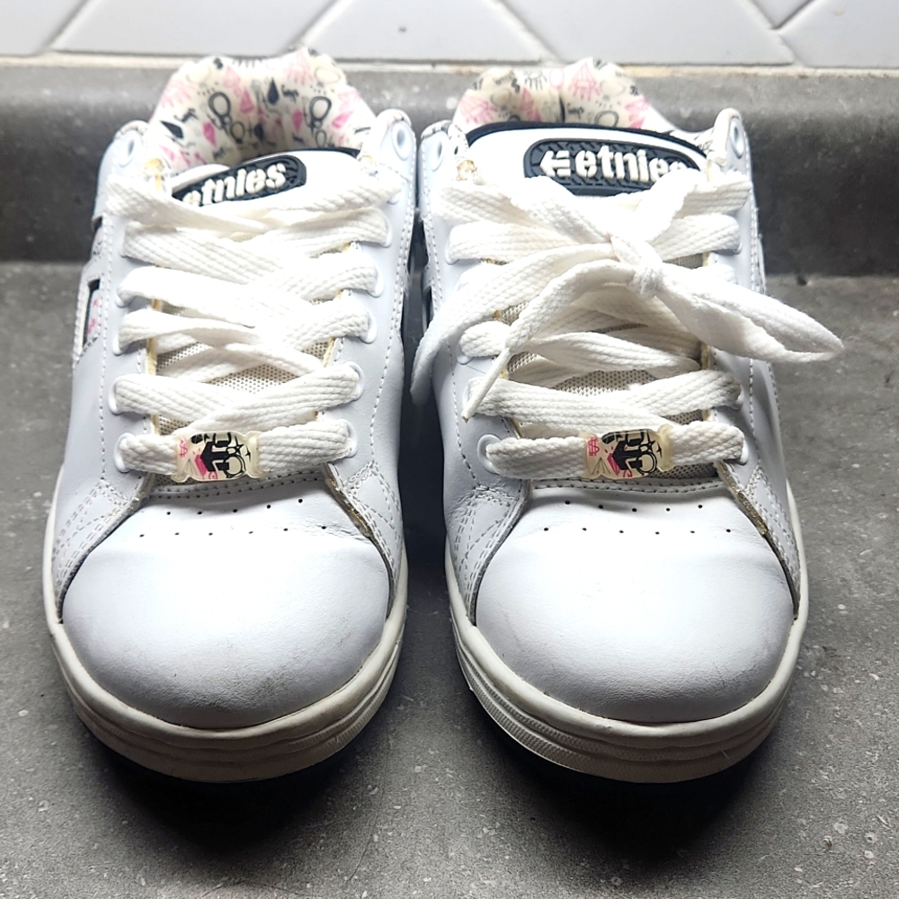 Etnies Womens Skate shoes size 7.5